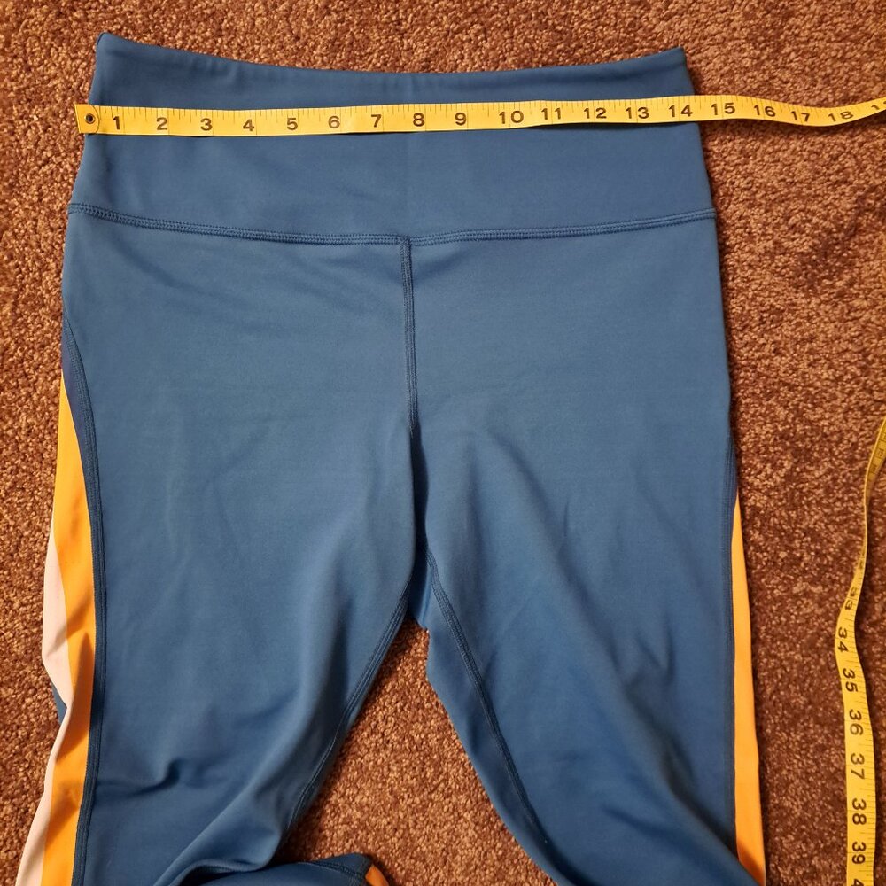 Zyia Janis Light N Tight Hi-Rise Side Stripe 7/8 Leggings - Picture 4 of 9